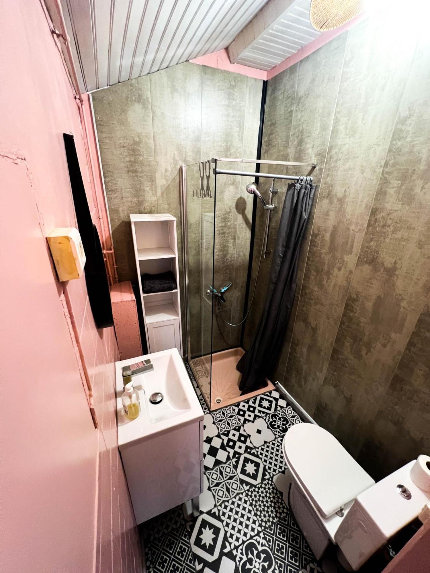 Maisonnette De Pecheur Chauffee Et Climatisee