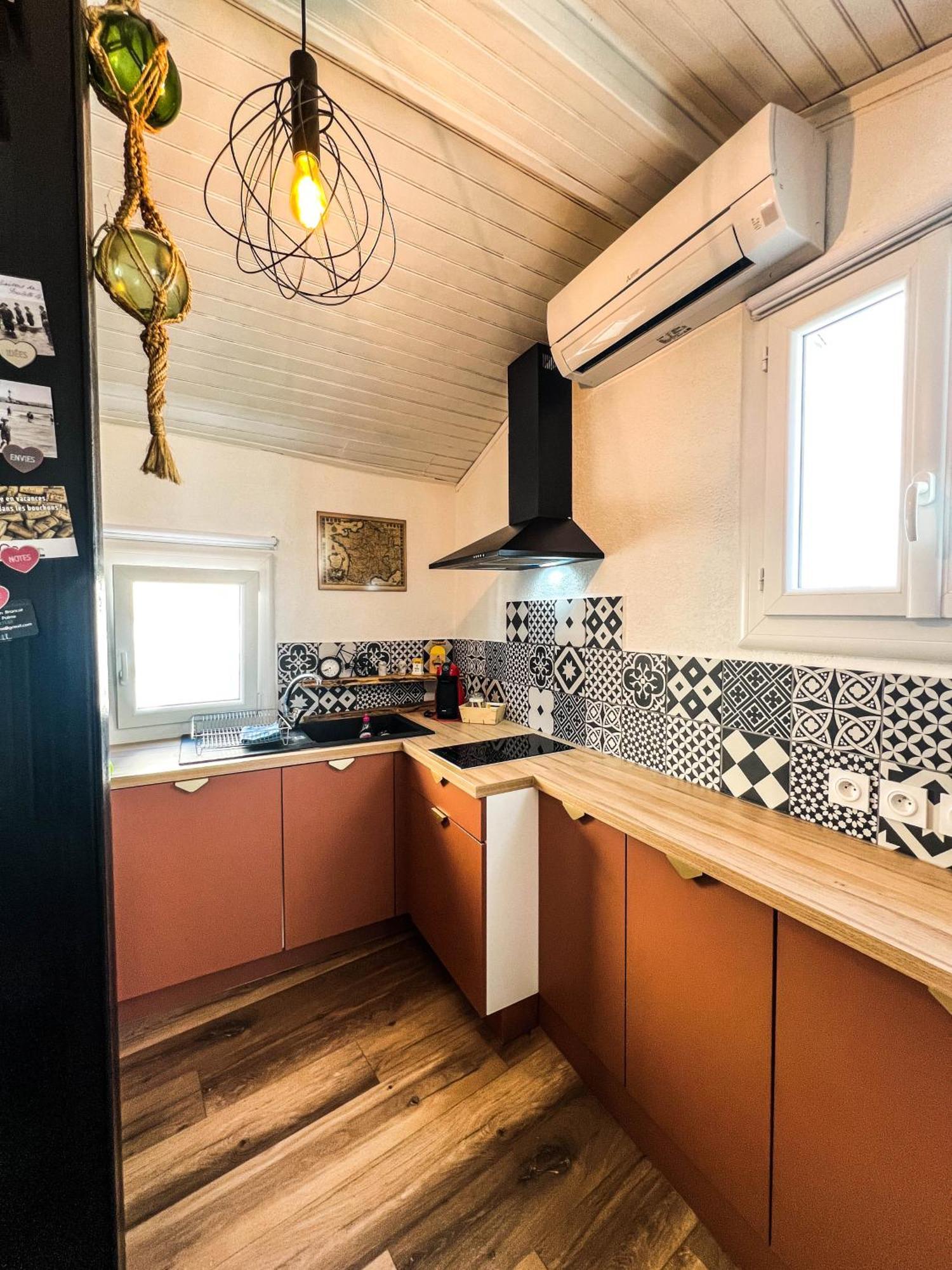 Maisonnette De Pecheur Chauffee Et Climatisee Holiday home *